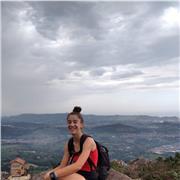 Actualmente estudiante de magisterio primaria en euskera. Podría dar clases de cualquier materia de primaria/ Eso